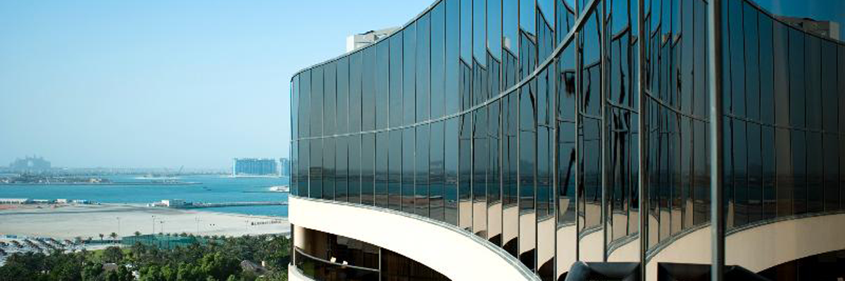 MagicBreaks Le Royal Meridien Beach Resort & Spa de 5 estrellas carousel banner