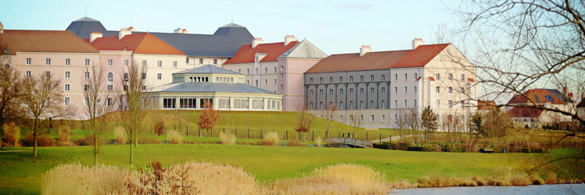 MagicBreaks Hotel Reviews carousel banner