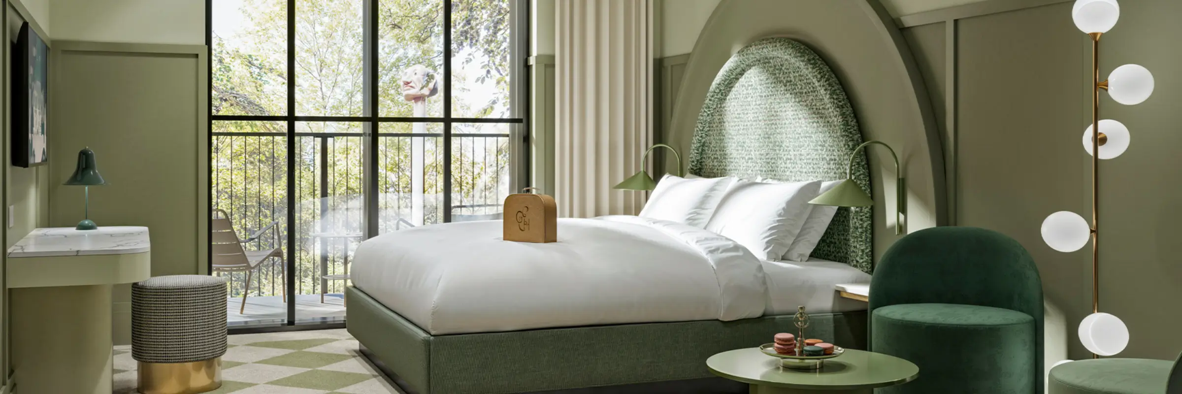 MagicBreaks junior suites carousel banner