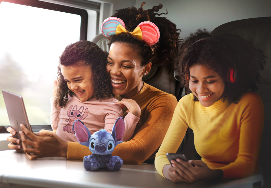 MagicBreaks Viaje a Disneyland® París carousel banner