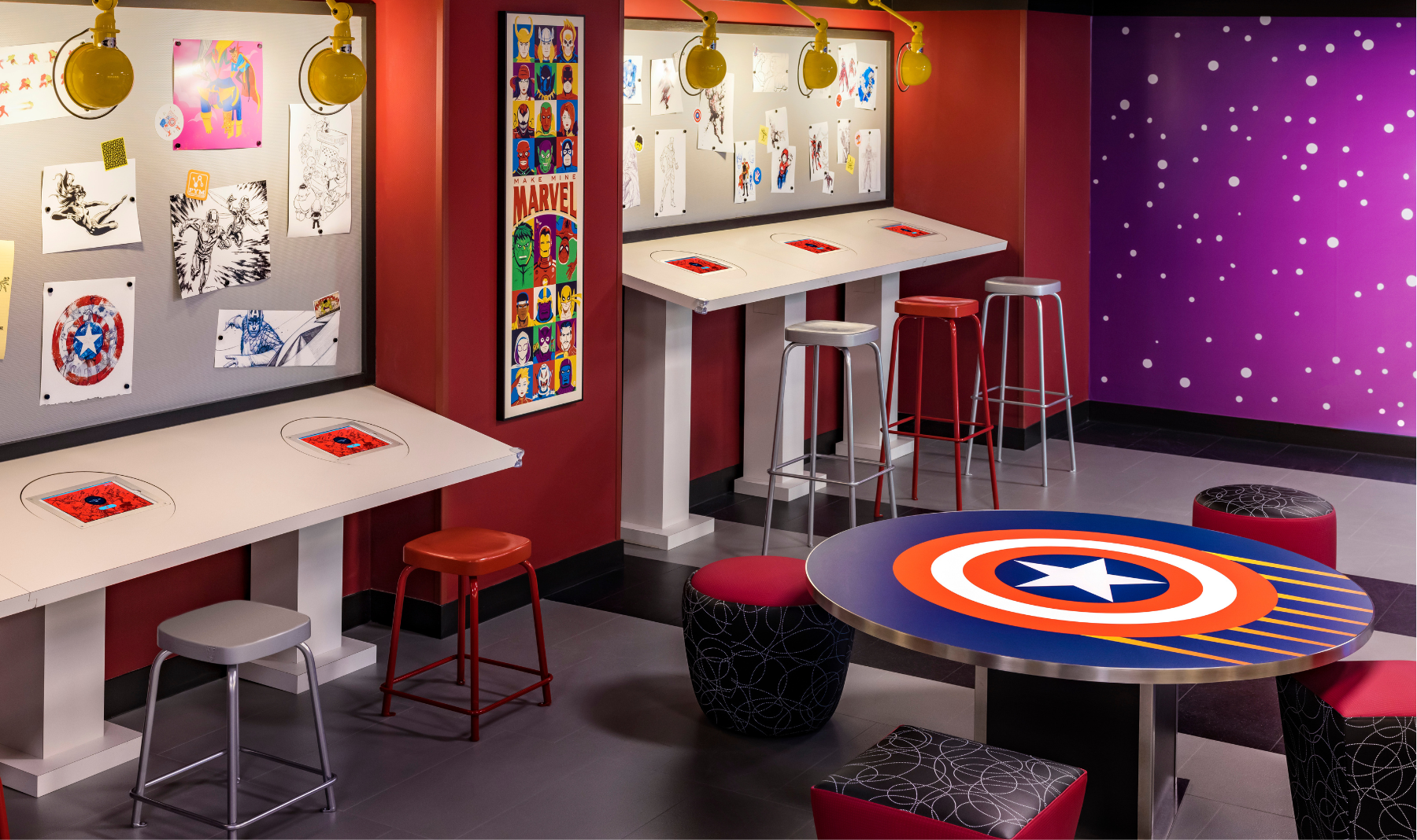 MagicBreaks Hotel Disney de Nueva York - El arte de Marvel banner del carrusel