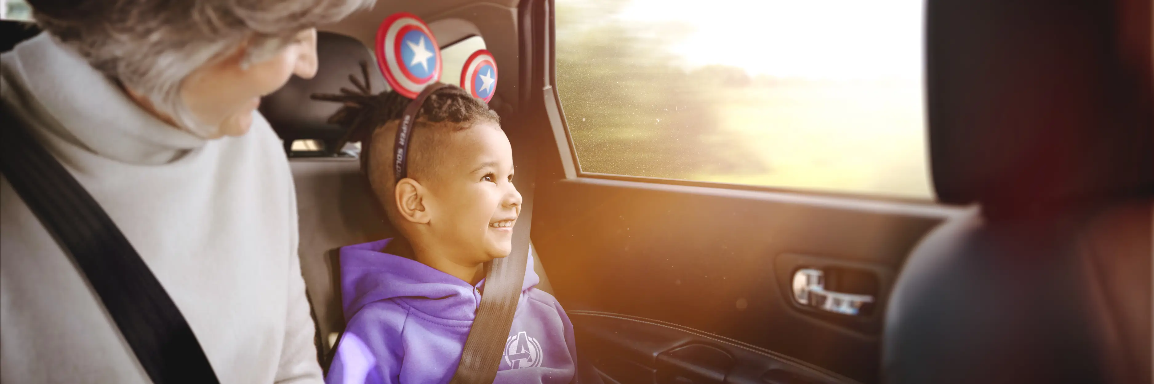 MagicBreaks Paquetes vacacionales con transporte incluido a Disneyland París carousel banner